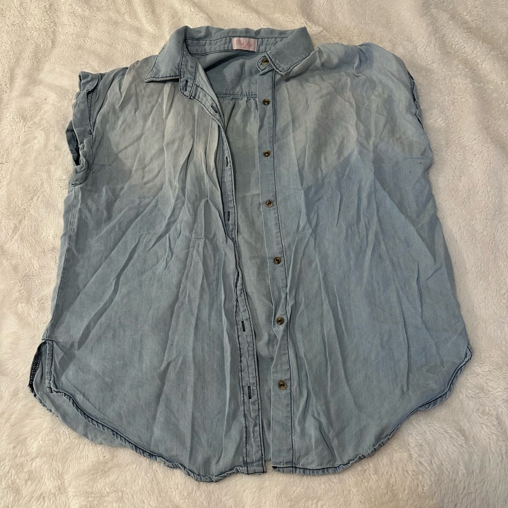Pink Lily Light Blue Denim Button-Up Cap Sleeve Blouse